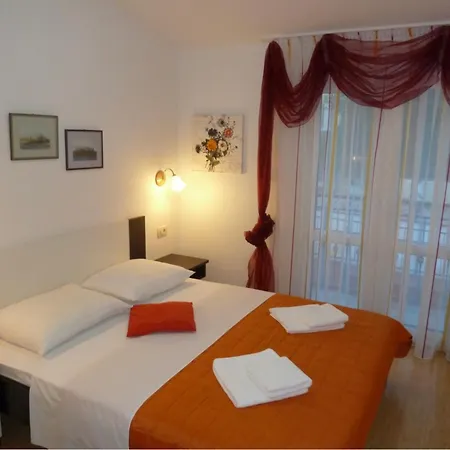 Villa Nena White *